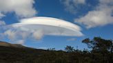 UFO-shaped clouds invade skies over Keck Observatory in Hawaii (photos)