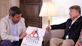 Carlos Mazón recibe a la Junta Central de Fiestas de Moros y Cristianos de Villena