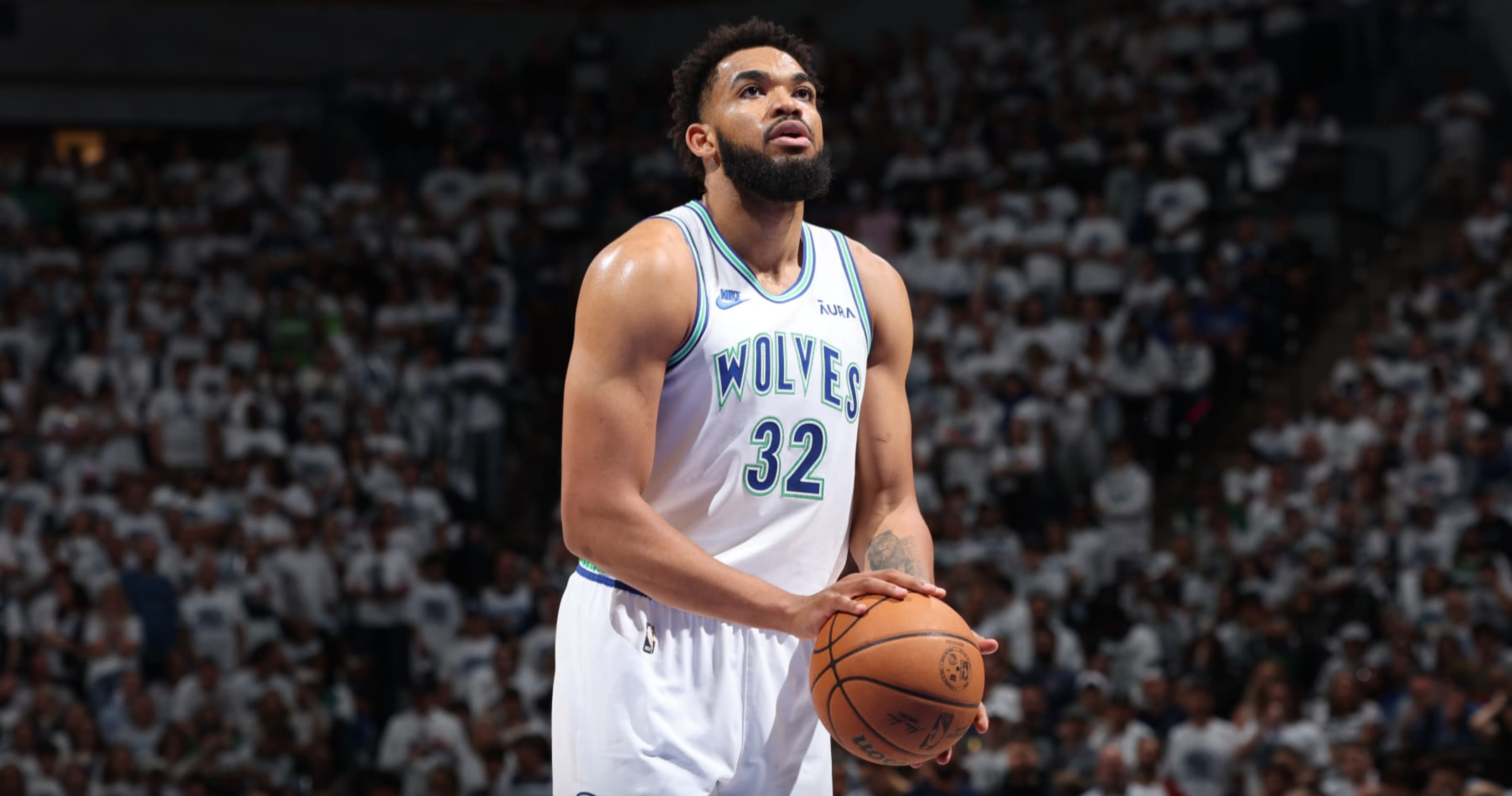 Karl-Anthony Towns 'Fully Supportive' of Being Benched by Finch in Mavs vs. Wolves G2