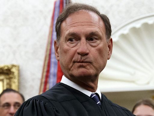 Clinton appointee says it was ‘dumb,’ ‘improper’ for Justice Alito to fly upside-down American flag