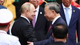 Russia's Putin in Vietnam calls for strengthening "strategic partnership"