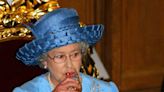 La reina y el alcohol: el placer al que solo renunció en sus últimos meses