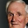 Desmond Llewelyn