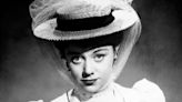 Glynis Johns, Mary Poppins star and ‘Send in the Clowns’ singer, dies aged 100