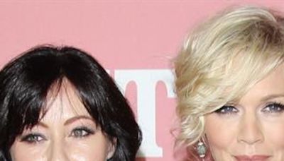 Jennie Garth Reflects on Her Friendship With Shannen Doherty After 90210 Costar's Death - E! Online