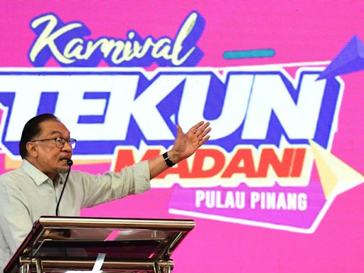 PM Anwar: All ministers, senior officials must ‘adopt’ a village to watch over