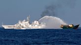 China pide a Filipinas frenar “provocaciones”; Manila acusa a Beijing de atacar sus barcos en zona de disputa