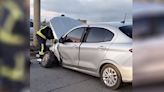 Vehículo colisionó contra un poste de luz - Diario El Sureño