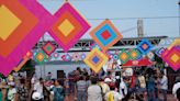 ‘Música y color porque así se debe celebrar siempre a Guayaquil’: lugareños y visitantes de otras provincias llegan a la ciudad para festejarla