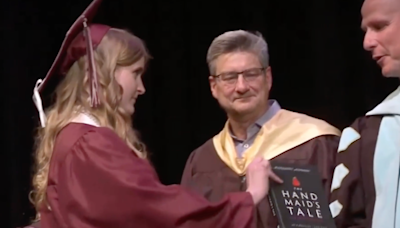 Watch: High school student’s defiant protest of book ban during graduation ceremony