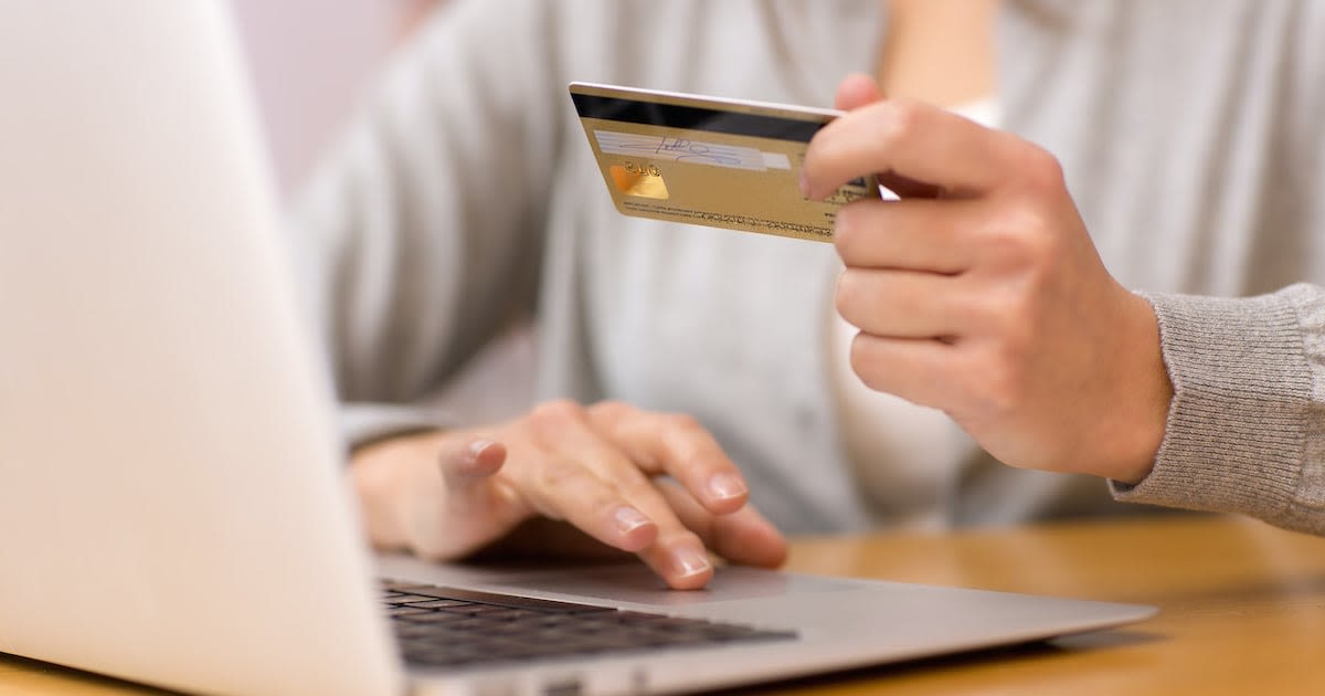 US Online Retail Spending Up 7%, Driven By Demand for Cheaper Products