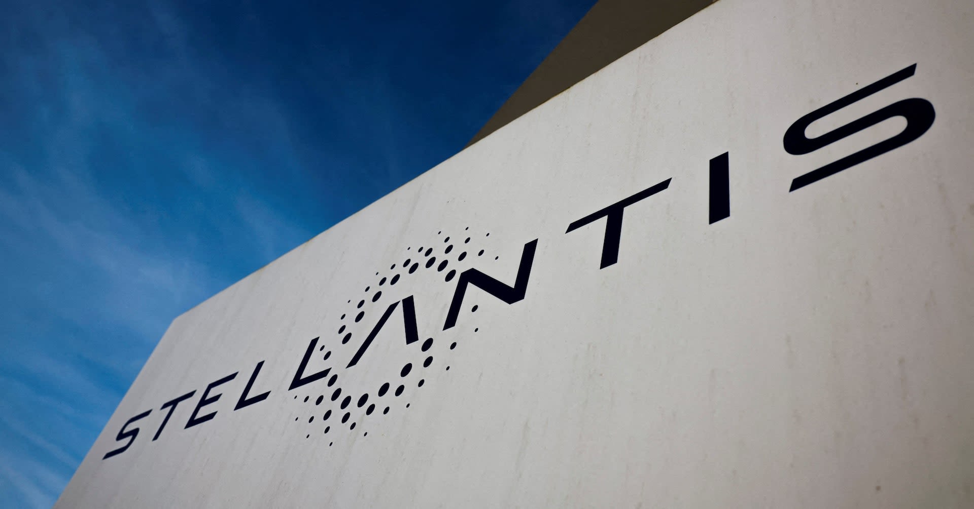 Stellantis' Italian output to drop sharply if incentives don't change trend, union says