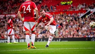 Wayne Rooney stuns Old Trafford with exquisite free-kick for Man United legends