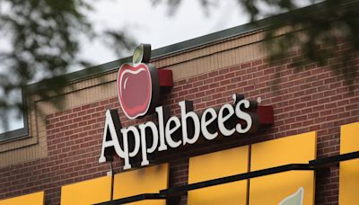 Mom says local Applebee’s discriminated against her 2-year-old after potty training accident