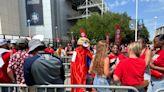 FAU basketball: Owls fans flock to NRG Stadium for Final Four semifinal vs. San Diego State