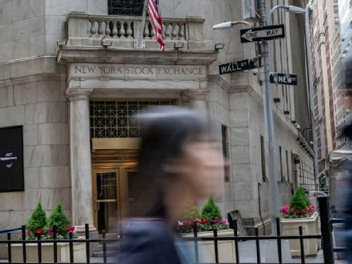 Analysis: People are exiting the stock market in droves | CNN Business