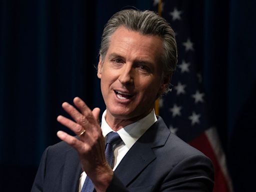 A crisis comms expert says now is Gavin Newsom's chance to get what he wants: the presidency