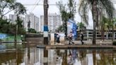 Redução da água permite retorno de moradores ao bairro Humaitá e Vila Farrapos, em Porto Alegre