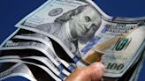 El dólar blue tuvo una leve suba y cerró a $ 1445