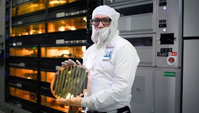 Intel Unveils Groundbreaking Apprenticeship Program To Boost US Chip Manufacturing