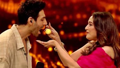 Dancing Queen Madhuri Dixit and Champion Kartik Aaryan in one frame!