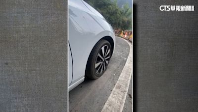 林秀琴.陳致遠蘇花公路遇地震 車撞輾落石爆胎