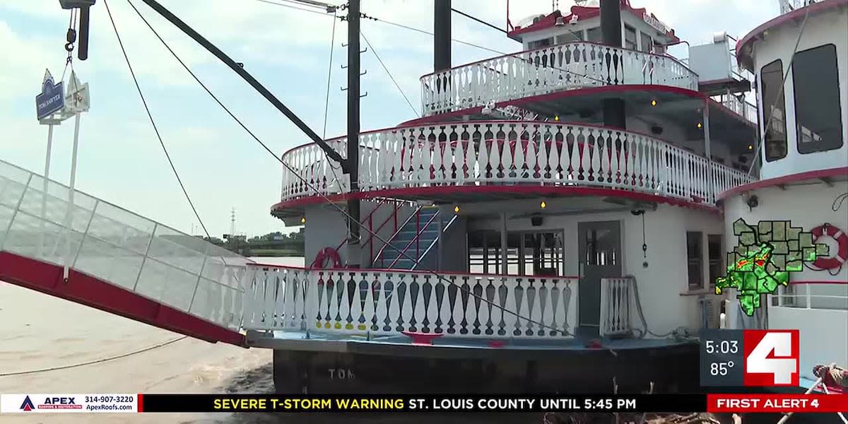 High river levels keep Riverboat Cruises docked near Arch as US Coast Guard restricts river usage