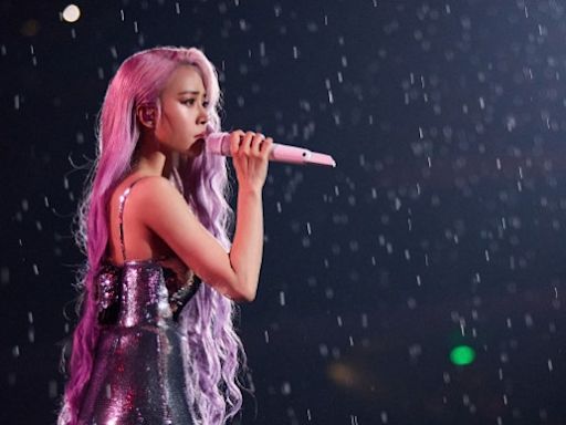 蔡依林溫州演唱會遇暴雨 全身濕透和數萬歌迷合唱