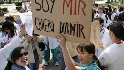 Los médicos residentes acuden al Supremo para cobrar toda la paga extra