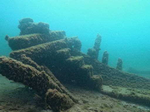 Shipwreck hunters make astonishing find in Lake Michigan