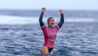 Caroline Marks wins Olympic surfing gold by narrow margin