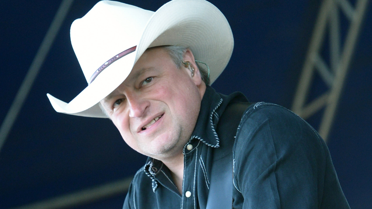 Mark Chesnutt Posts Update About Performing Again After Undergoing Emergency Heart Surgery, Canceling Shows | iHeartCountry Radio