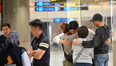 Veinte pasajeros del accidentado vuelo de Singapur Airlines se encuentran en cuidados intensivos