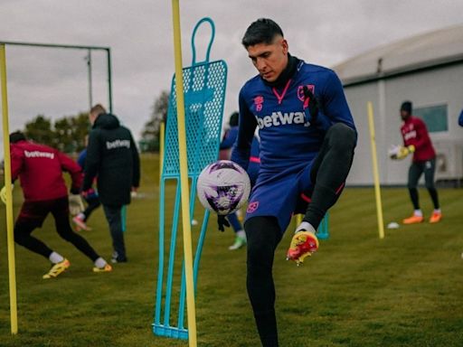 Edson Álvarez estrena jersey, diseñado por niños de primaria, en West Ham