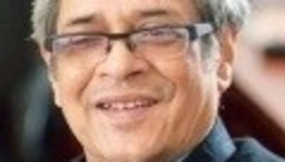 Economist Bibek Debroy steps down as GIPE chancellor, mails Ajit Ranade