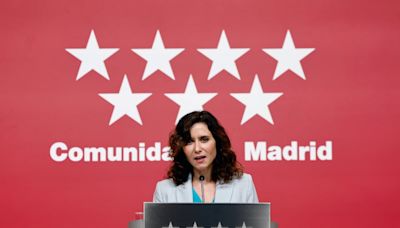 Ayuso condecorará a Milei, quien vuelve a insultar a Sánchez antes de viajar a Madrid llamándolo “cobarde”