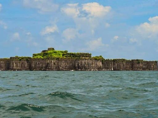 Murud Janjira Fort: Freshwater Well In The Indian Fort Which Is Located In The Ocean