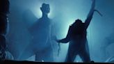 Mike Flanagan promete algo “nuevo, audaz y aterrador” para la nueva película de El Exorcista