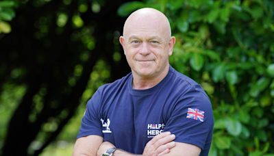 Ross Kemp leads celebrations as England win on penalties in Euro quarter finals