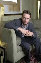 Linus Roache