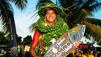 JO 2024 : le champion de surf tahitien Kauli Vaast est-il un cœur à prendre ?