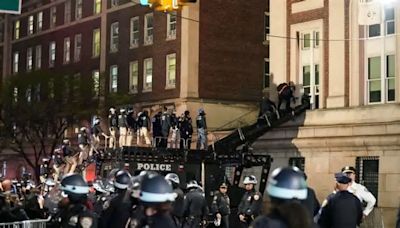 Policía desaloja edificio de la Universidad de Columbia tomado por estudiantes que protestan por la masacre de Israel en Gaza