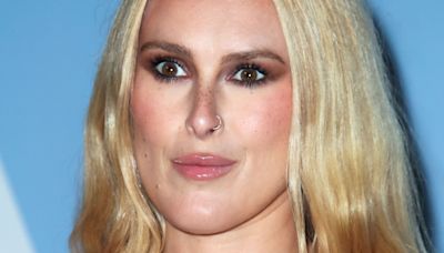 Rumer Willis joue la carte du décolleté plongeant pour la Mostra de Venise