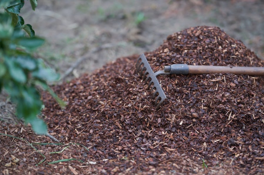City of Manitou Springs to give out free mulch