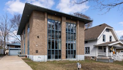 This Frank Lloyd Wright-inspired townhouse is for sale for $475,000 in Wauwatosa