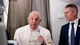 Giro de Francisco: dijo que la renuncia de un papa no debe “convertirse en una moda”