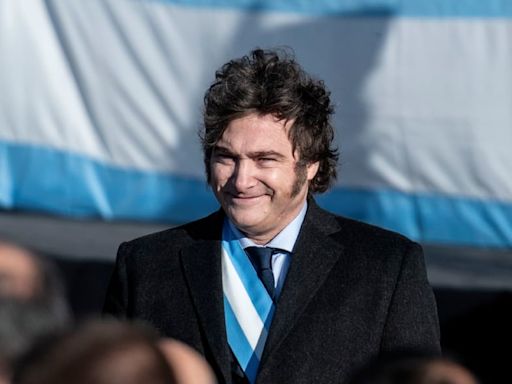 A los 200 días de gestión, Javier Milei consiguió aprobar su primera ley: cuánto tardaron otros presidentes