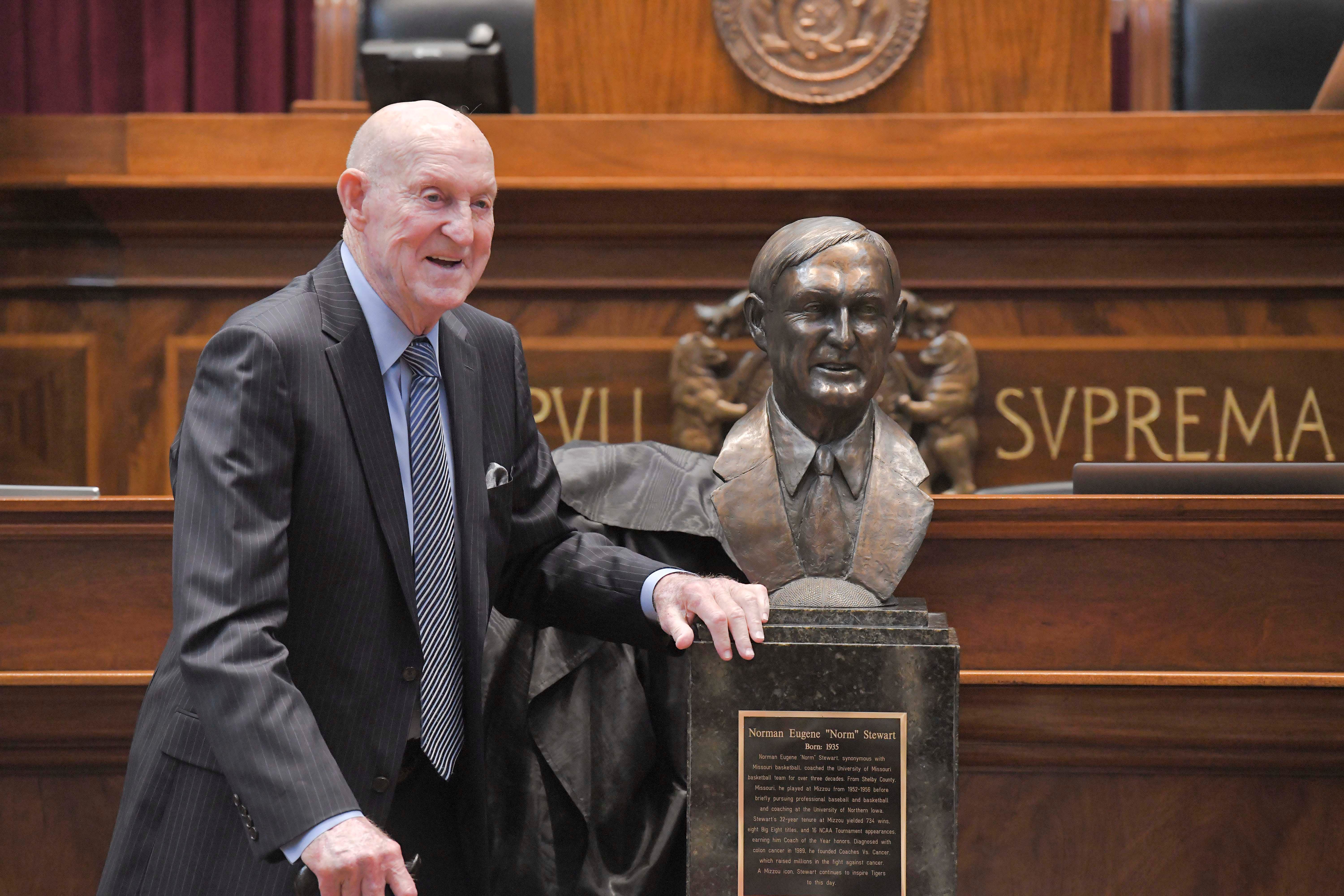 Legendary Missouri basketball coach Norm Stewart inducted into Hall of Famous Missourians