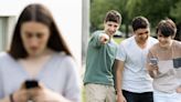 Por qué las relaciones adolescentes virtuales perpetúan estereotipos machistas