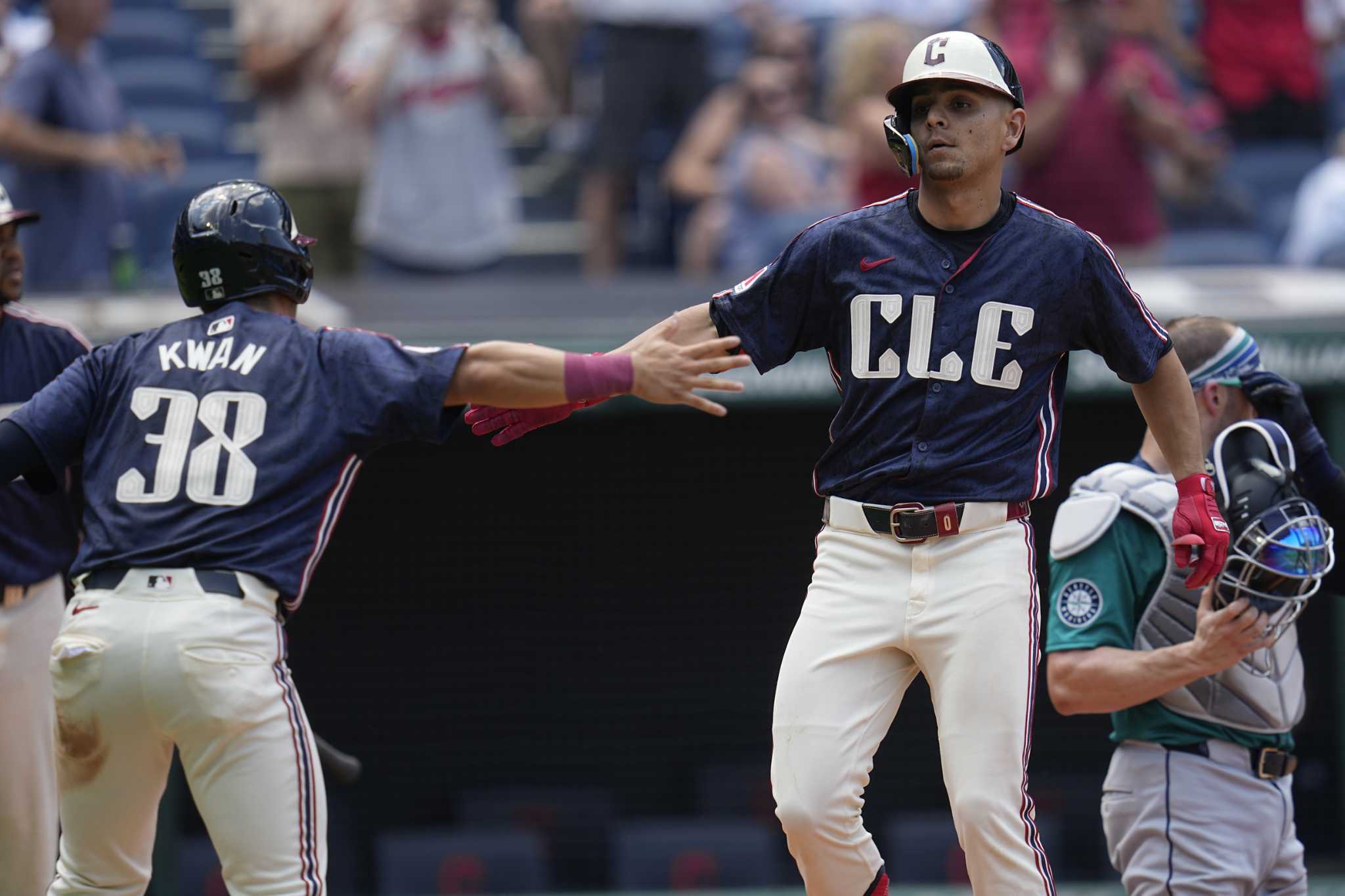 Andrés Giménez hits a 2-run HR and Will Brennan has two solo shots as Guardians beat Mariners 6-3